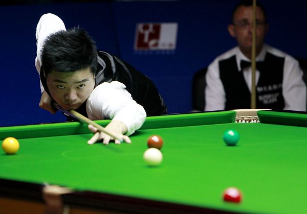 现出非凡的 现出非凡的